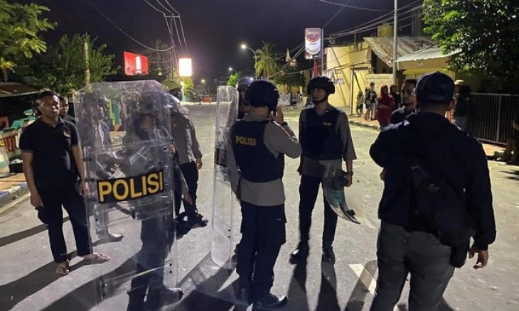 Bubarkan Bentrok di Leimena Maluku, Wakapolres Tual dan Anak Buahnya Kena Panah