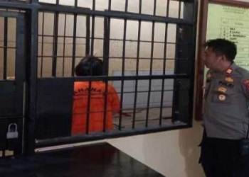 Anak Perempuan Pukul Ibu Kandungnya Sampai Giginya Copot