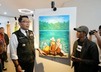 Lukisan Kang Emil, Istri dan Adiknya Eril di Tepi Sungai Aare Terpajang di Gedung Sumedang Creative Center