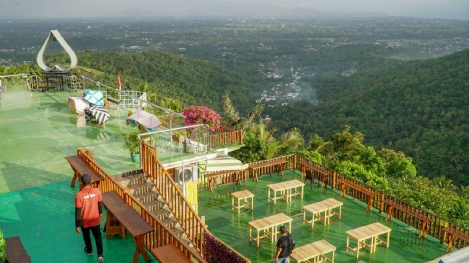 Pesona Wisata Taman Langit 