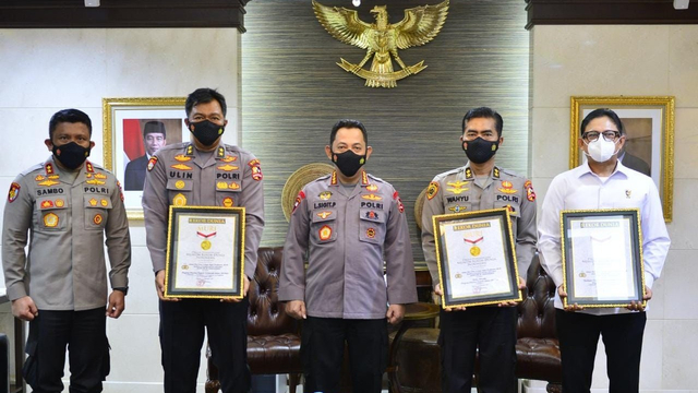 MURI Beri 3 Penghargaan ke Kapolri