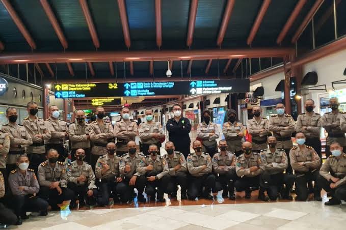 Polri Berangkatkan 100 Resimen Vaksinator Covid-19 ke PON XX Papua  