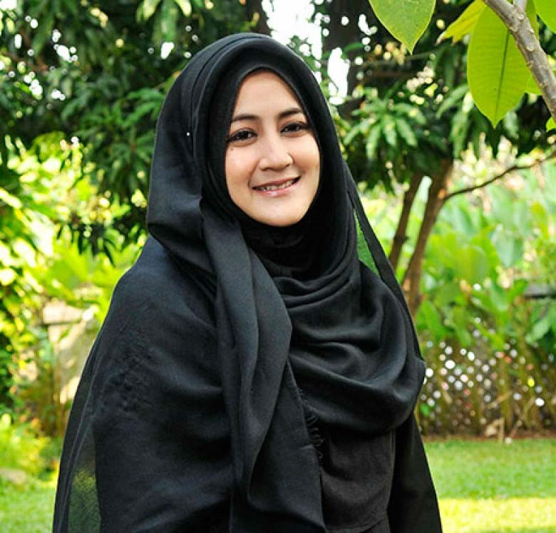 Umi Pipik Ucap Alhamdulillah, Ditanya bertemu Anak dari Istri Kedua Uje 