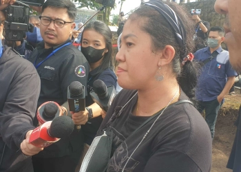 Rara Pawang Hujan Hadir di Permakaman Eril