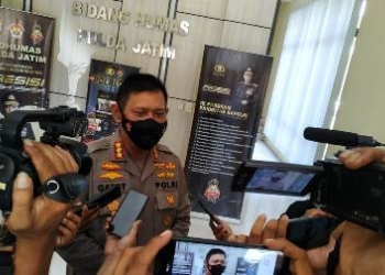 Pengunggah dan Perekam Video Penendang Sesajen Bisa jadi Tersangka