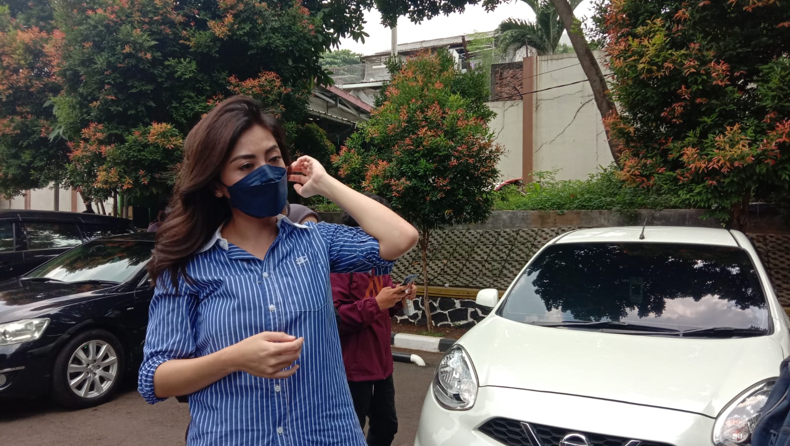 Dhena Beberkan Aib Ijonk, Selingkuh Sama Wanita Beruami