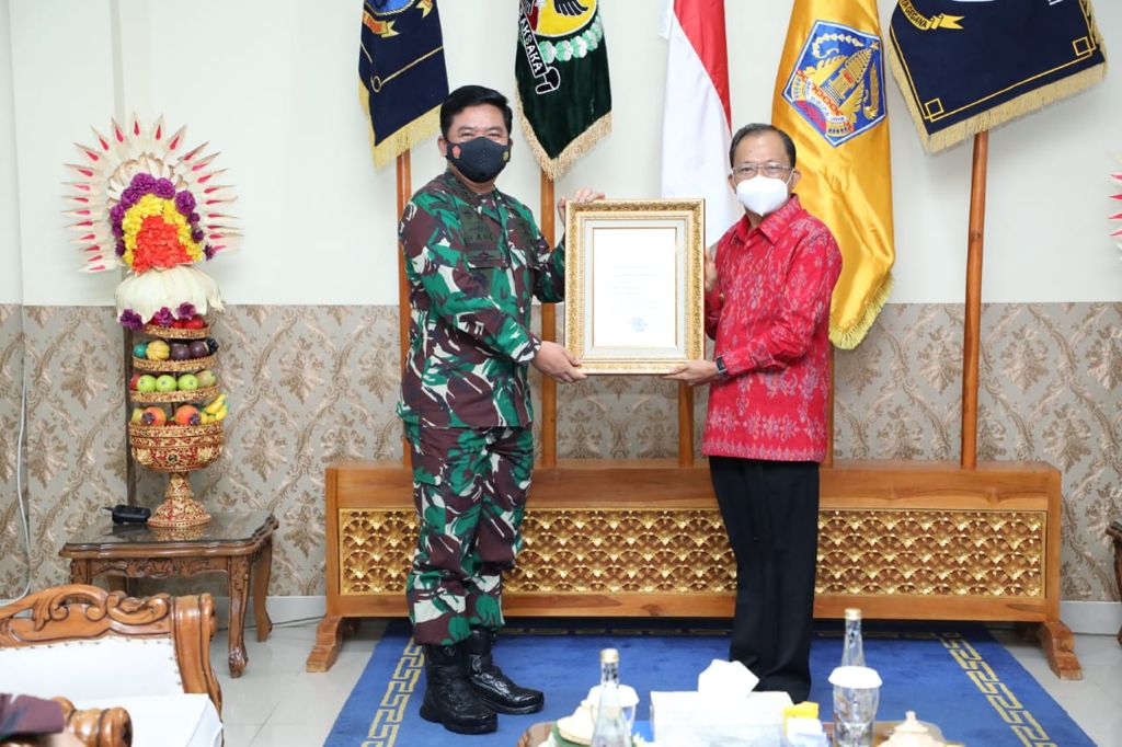 Bali Raih Penghargaan Pelaksana PPKM Mikro Terbaik