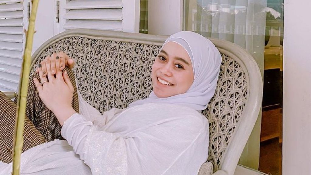 Kehamilan Lesti Sudah 6 Bulan, Kapan Prediksi Kelahiran?