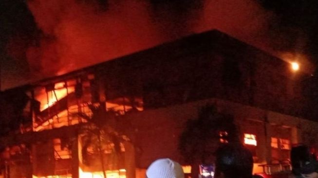 Gudang Elektronik Mangga Dua Kebakaran, Diduga Akibat Kosrleting Listrik