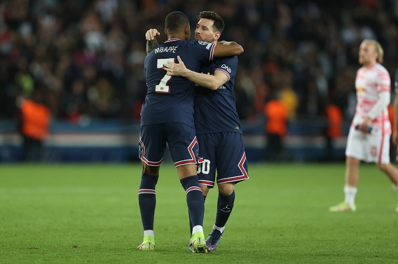 Messi Desak PSG Tukar Icardi dengan Aguero?