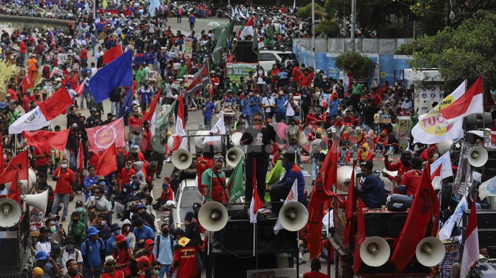 Peringati Sumpah Pemuda, Gerakan Buruh dan Mahasiwa Unjuk Rasa di Depan Istana Negara