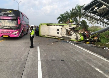 Ditlantas Polda Jatim Datangkan TAA saat Olah TKP Laka Bus Ardiansyah di Tol Sumo