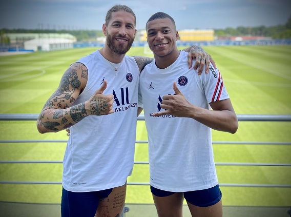 PSG Diklaim Ingin Batalkan Kontrak Ramos