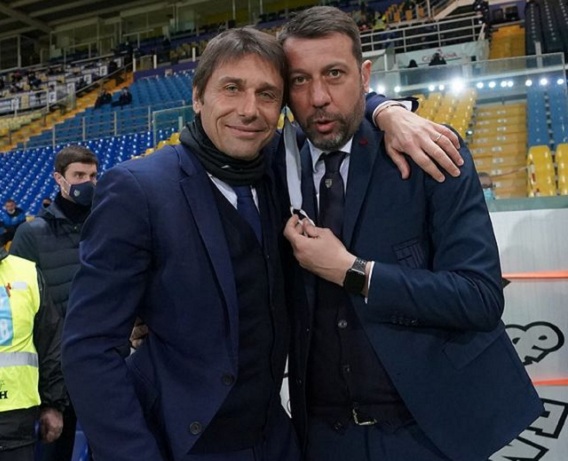 Ini Cara Spurs Curi Conte dari MU
