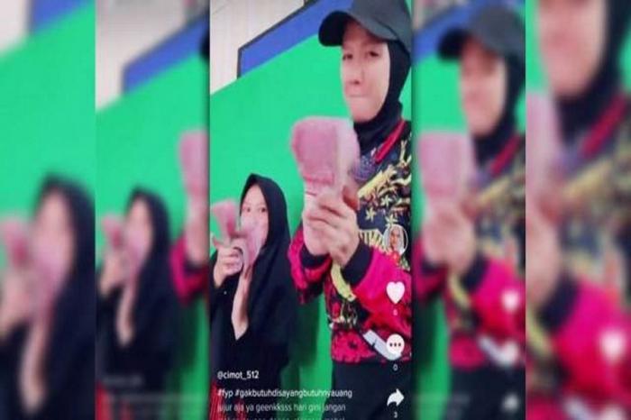 Imbas Istri Pamer Uang Segepok, AKBP Agus Sugiyarso Dicopot dari Kapolres