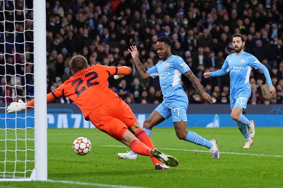 Xavi Kejar Raheem Sterling