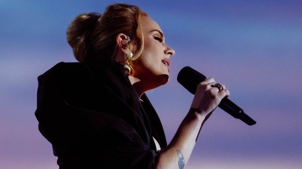 Kenang Ayahnya, Adele: Favoritnya Adalah Semua Favorit Saya