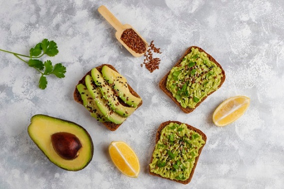 Mau Kolesterol Turun? Yuk, Nyemil Makanan Ini…