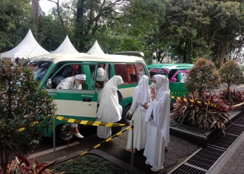 Gedung Negara Pakuan Masih Ramai Dikunjungi Warga yang Ingin Doakan Eril