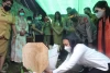 Menteri PPPA Ziarah ke Makam Bocah Perempuan Diduga Korban Kekerasan Seksual