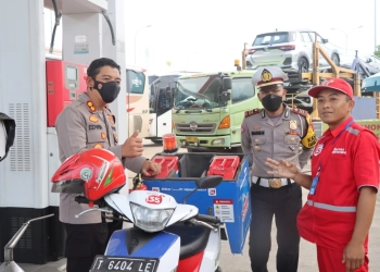 Dukung Kelancaran Mudik, Kapolres Majalengka Cek PDS di SPBU Rest Area KM 166 Tol Cipali