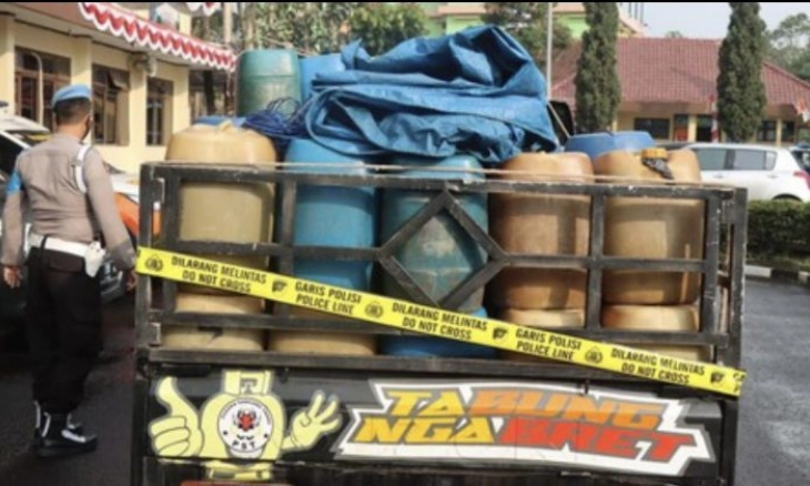KKP Tangkap Dua Kapal Ikan Asing Berbendera Malaysia, Selamatkan Potensi Kerugian Rp19,9 Miliar