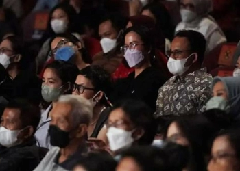 Anies Senang Nonton Musikal Petualangan Sherina di Teater TIM