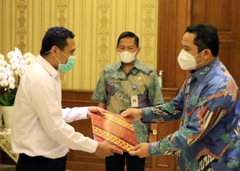 Walikota Arief Serahkan SK Bagi 35 P3K Tenaga Kesehatan