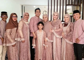 Penampilan Hijab Ayu Ting Ting Disindir Netizen