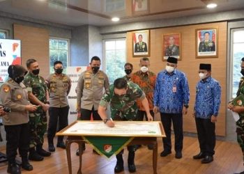 Bupati Tangerang Hadiri Acara Pencanangan Zona Integritas Korem 052 Wijayakrama
