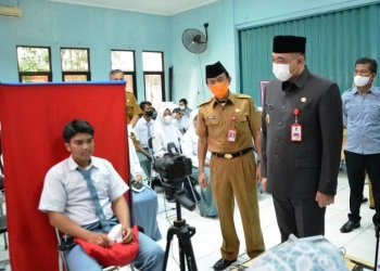 Bupati Zaki Iskandar Launcing Program Disdukcapil Goes to School