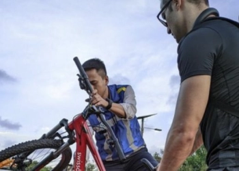 Baru Sehari di Indonesia, WNA Uni Emirat Arab Naik Sepeda Nyasar Masuk Tol