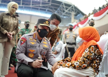 Kapolri Tinjau Vaksinasi se-Indonesia