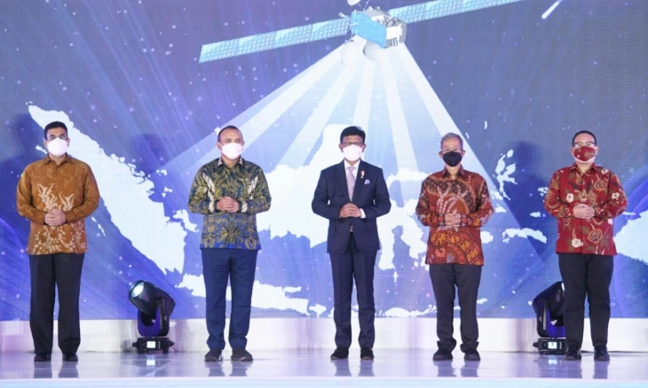 Kominfo Kombinasikan Kabel Serat Optik dan Satelit