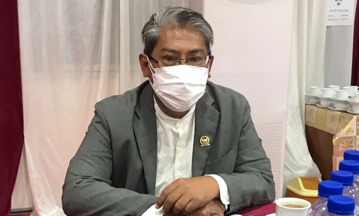 Pemerintah Tak Seharusnya Keluhkan Beratnya Tahan Harga BBM