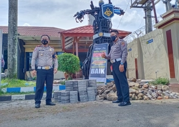 Patung Robot Transformer dari  Knalpot Bising Sitaan Satlantas Polres Tasikmalaya