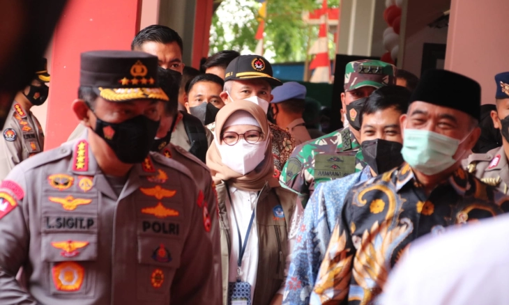 Kapolri  Launching Vaksinasi Merdeka Anak di SD Negeri 01 Mangga Dua Selatan