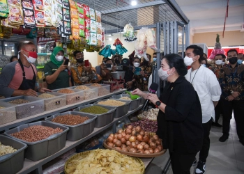 Pasar Tradisional Harus Dipertahankan