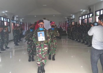 Pangdam XVII/Cenderawasih Antar Dua Jenazah Prajurit TNI Korban Kekejaman KST