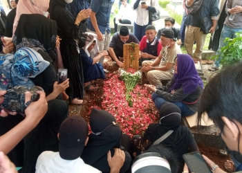 Ujang Ronda, Madid Musyawaroh, Rudi Sipit Antar Rini S Bon Bon ke Tempat Peristirahatan Terakhirnya