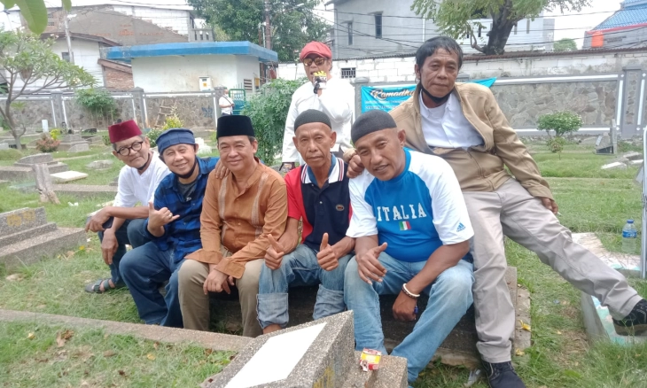 Kepada Rudi Sipit Sebelum Meninggal Rini S Bon Bon Bilang: Ini Salat Idul Adha Terakhirnya