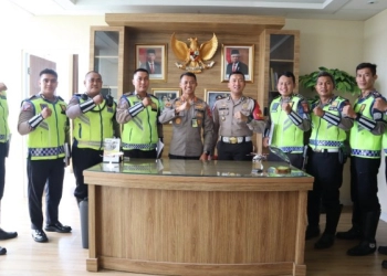 Sembilan Polisi Baik dan Penolong Sat Lantas Polresta BSH Dapat Penghargaan