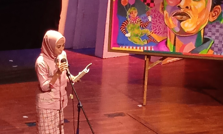 Ibu Menteri Investasi Baca Puisi Berjudul 'Taman' Sementara Presiden Penyair Indonesia Baca 'Aku'