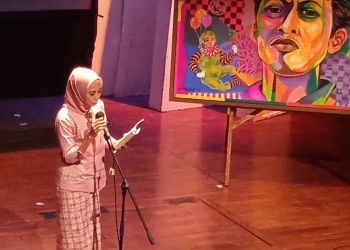 Ibu Menteri Investasi Baca Puisi Berjudul 'Taman' Sementara Presiden Penyair Indonesia Baca 'Aku'