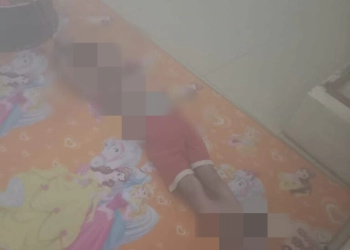 Bau Gosong dan Kepulan Asap Ungkap Bocah 5 Tahun di Sumedang Dirantai