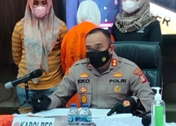 Usai Nyalakan Kompor, Tersangka Sengaja Tinggalkan Keponakannya Dalam Keadaan Dirantai 