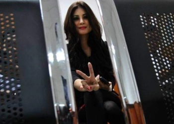 Novi Amelia Bunuh Diri