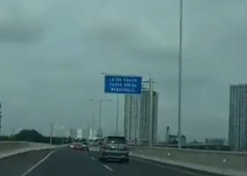 Siswi SMP Salah Jalan, Masuk Tol Japek dan Terserempet