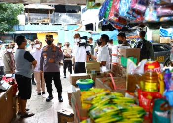 Kapolri Sidak Pasar Minggu Pastikan HET dan Stok Minyak Goreng Curah Aman