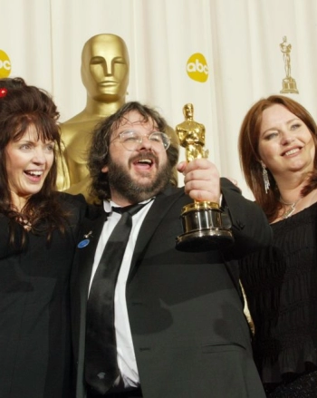 Lord of The Rings, Bukti Fantasi Menjadi Karya Bersejarah